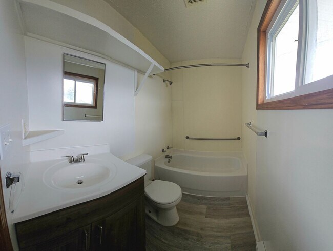 Foto del edificio - 253 Hillside Cir