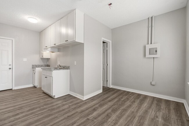 Foto del edificio - 2205 Galveston Rd