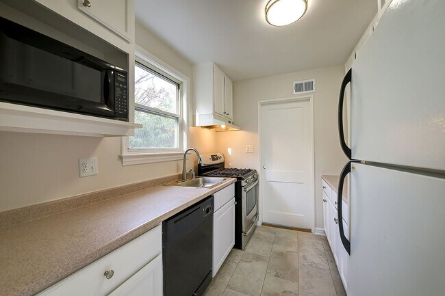 Foto del edificio - 10022 Brunett Ave