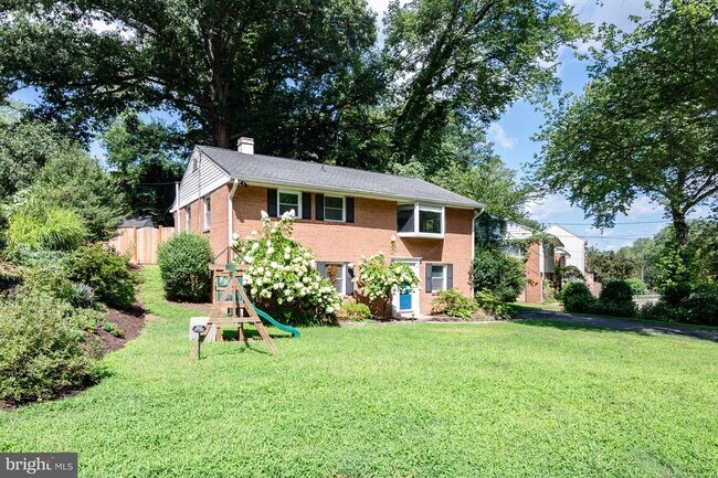 Building Photo - 6508 Berkshire Dr