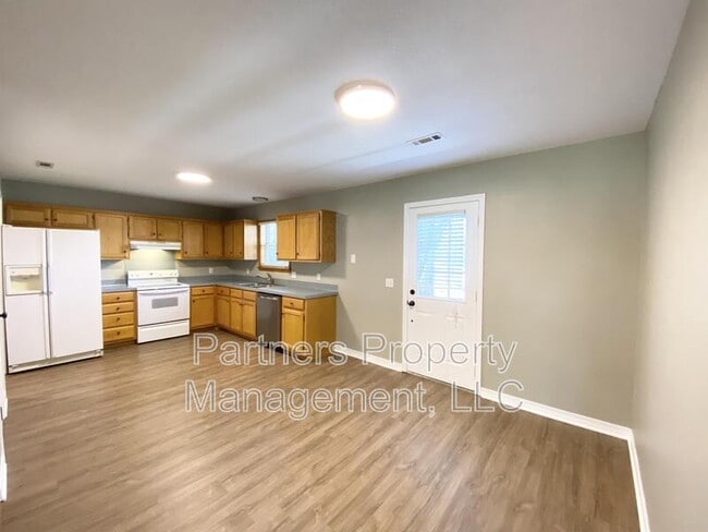 Building Photo - 831 N 54th Ave