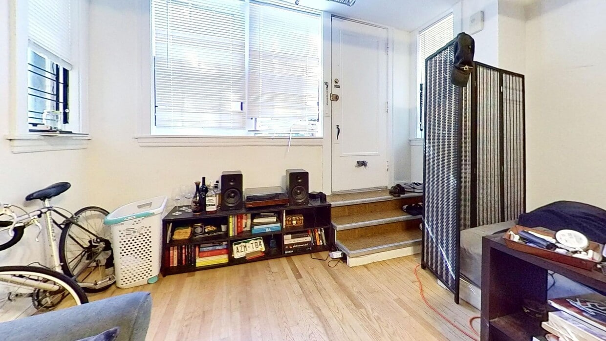 East Lakeview Garden Studio includes Heat - East Lakeview Garden Studio includes Heat