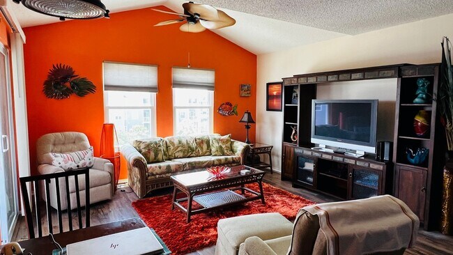 Building Photo - 5727 Biscayne Ct