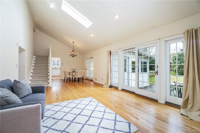 Foto del edificio - 7 Susan Ct