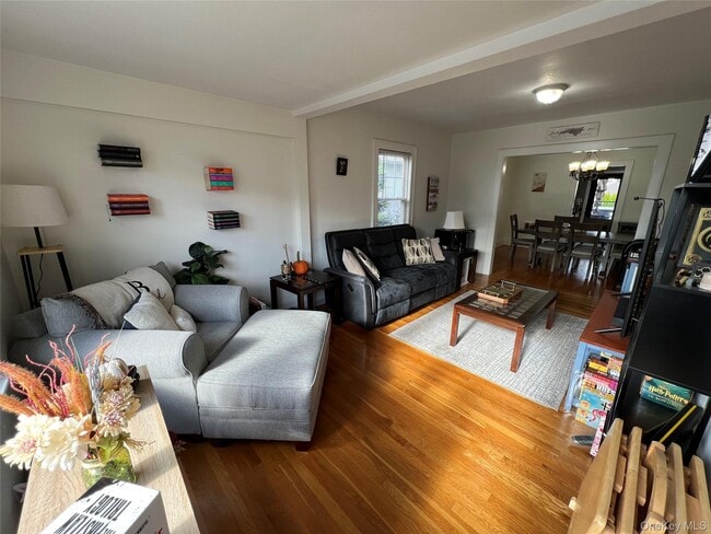 Foto del edificio - 23 Merritt Ave