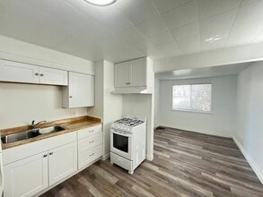 Building Photo - 2916 Alder Ave