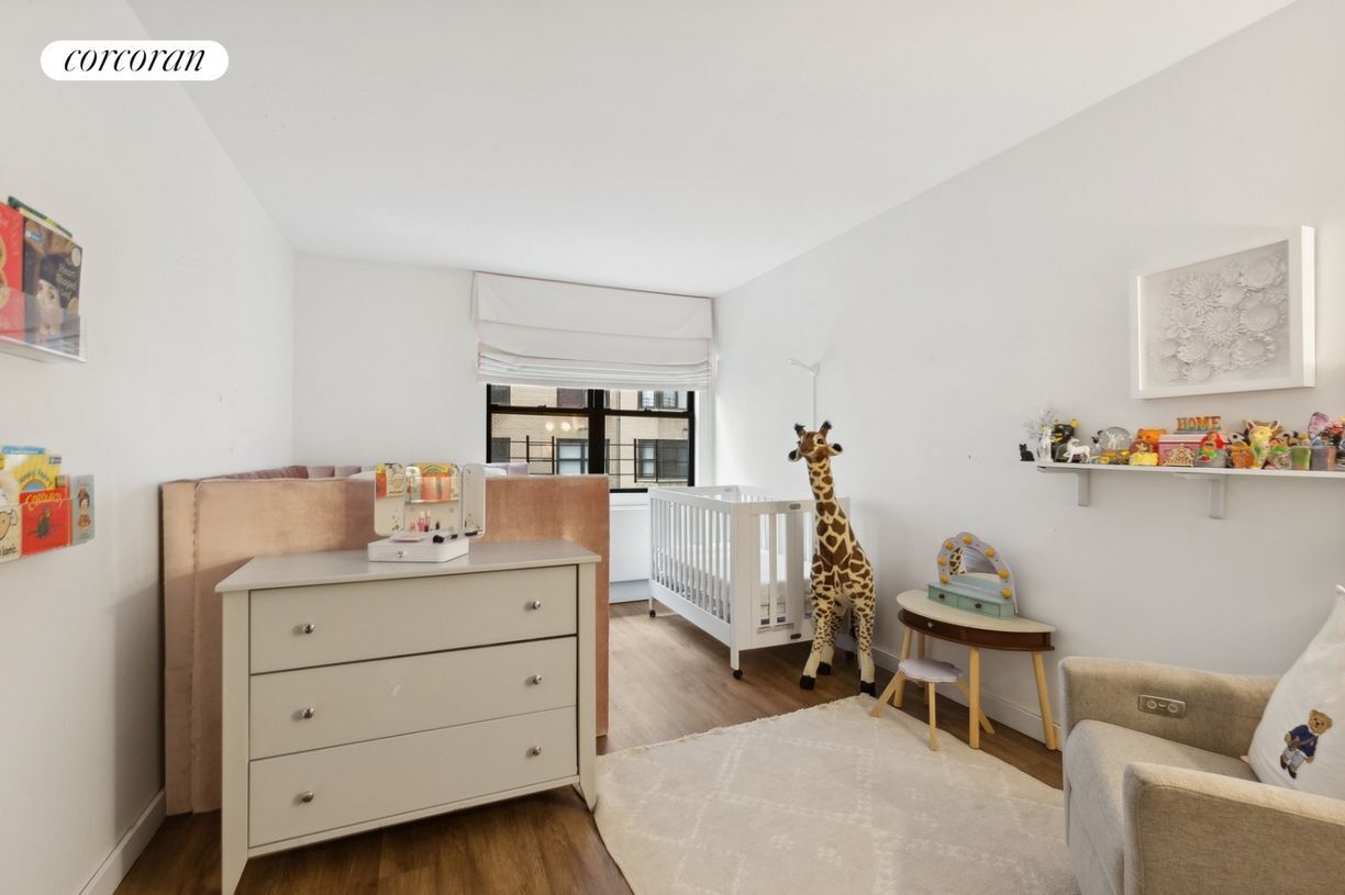 Foto del edificio - 402 E 90th St