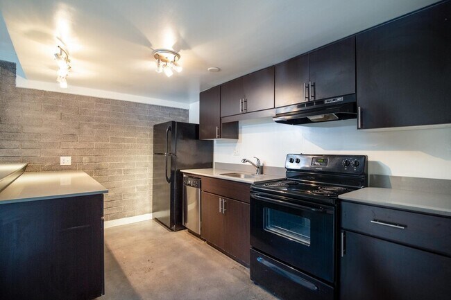 Building Photo - Broadway Apartments