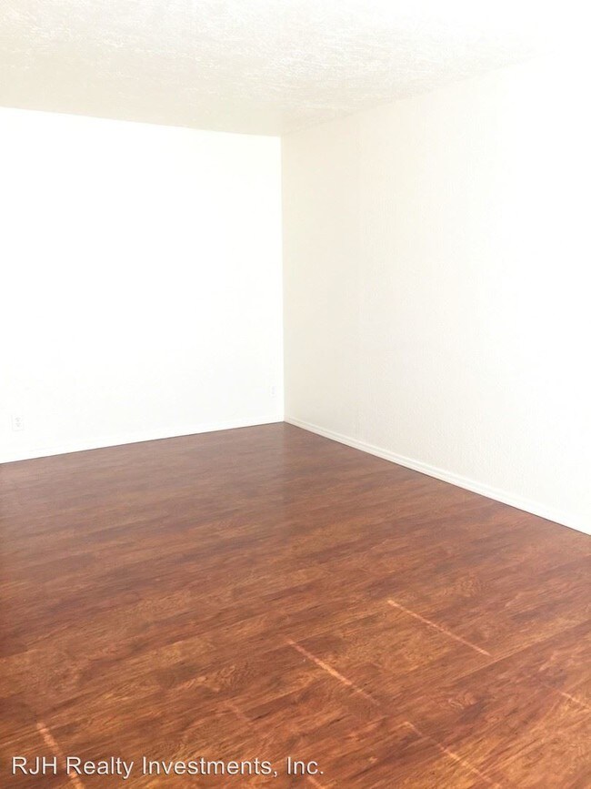 Building Photo - 1308 Glen Oaks Ct
