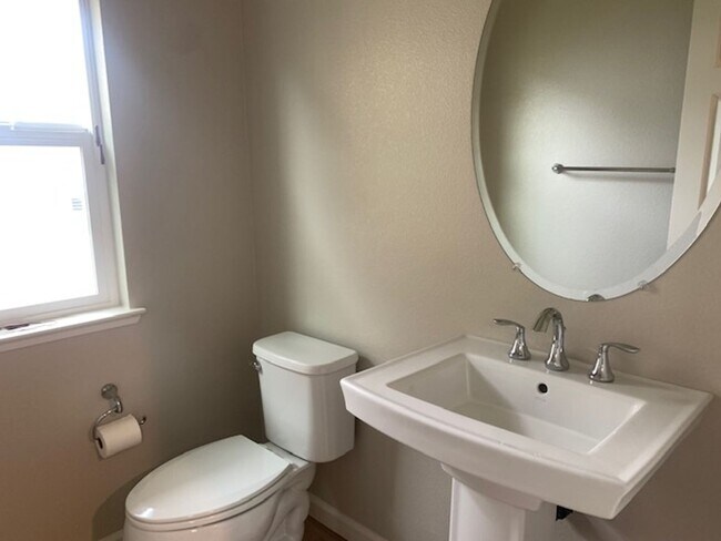 Building Photo - STUNNING 3-BEDROOM DUBLIN HOME LOCATED IN ...