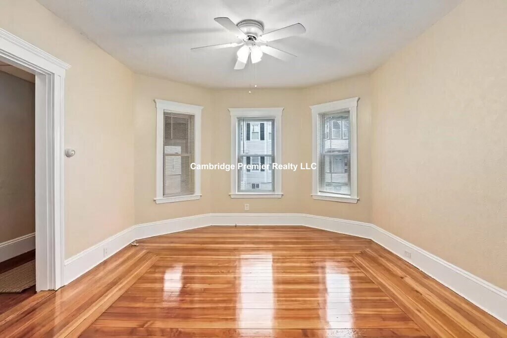 Primary Photo - 188 Sheridan Ave