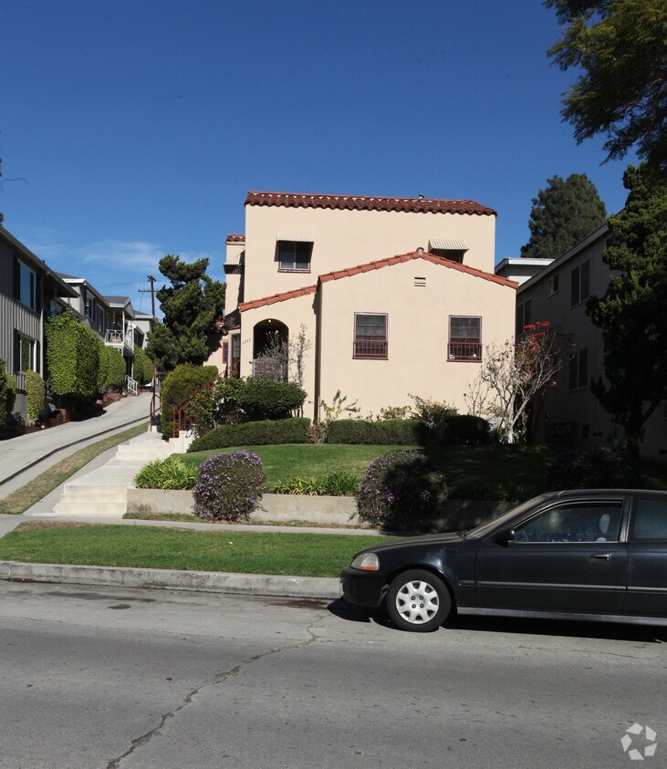 Building Photo - 3363 Rowena