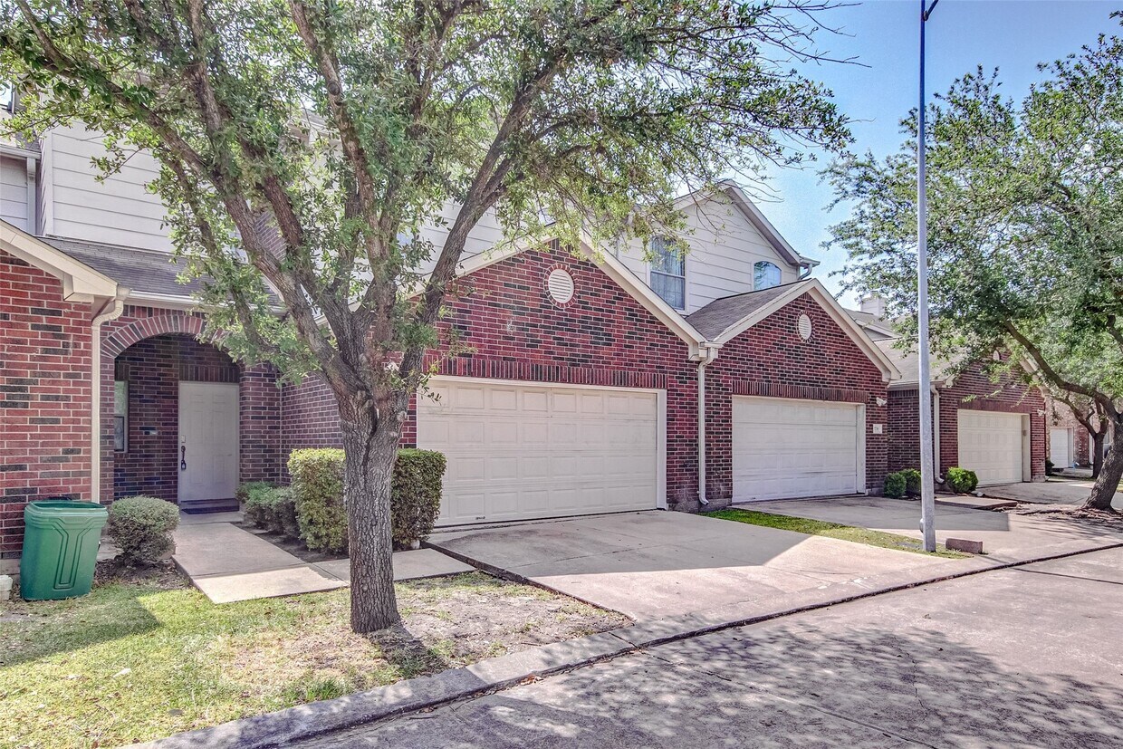 Foto principal - 3742 E Ashford Villa Ln