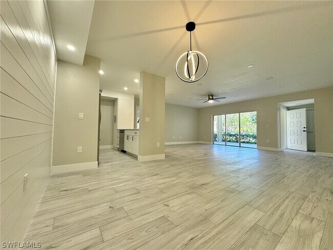 Foto del edificio - 5802 Glencove Dr