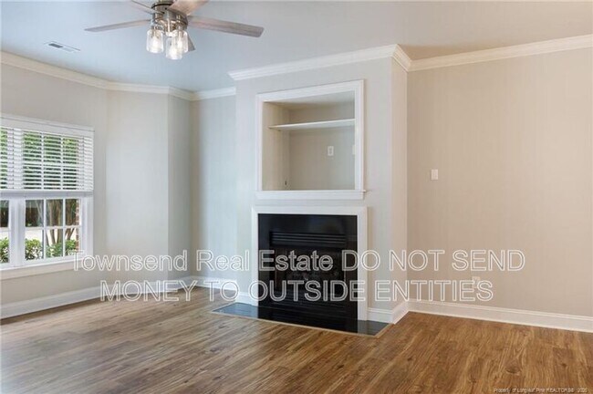 Building Photo - 320 Glenburney Dr