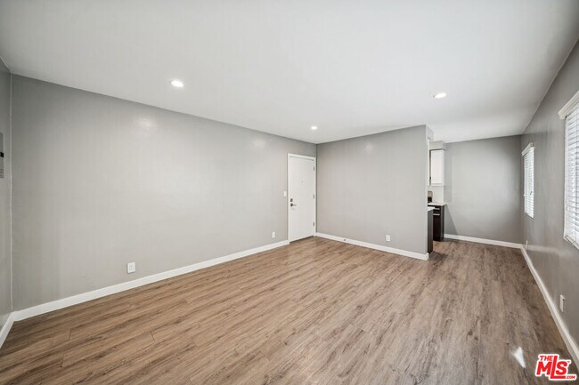 Foto del edificio - 252 S New Hampshire Ave