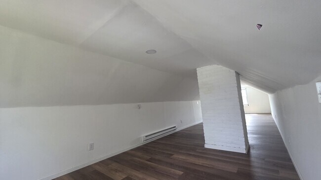 Foto del edificio - 3621 E 154th St