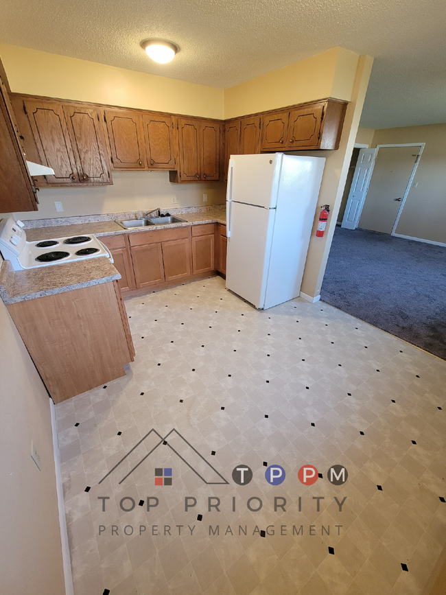 Building Photo - ** MOVE IN SPECIAL ** 2 Bedroom | 1 Bathro...