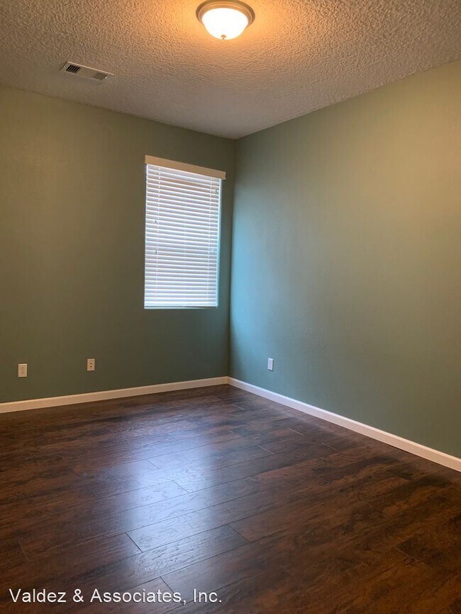 Building Photo - 3 br, 2.5 bath House - 3862 Montana Verde Rd