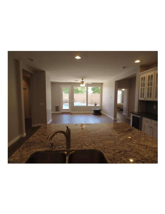 Foto del edificio - 3237 E Lark Ct