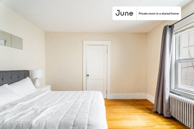 Foto del edificio - Room in Shared 4 bed/1.5 bath home