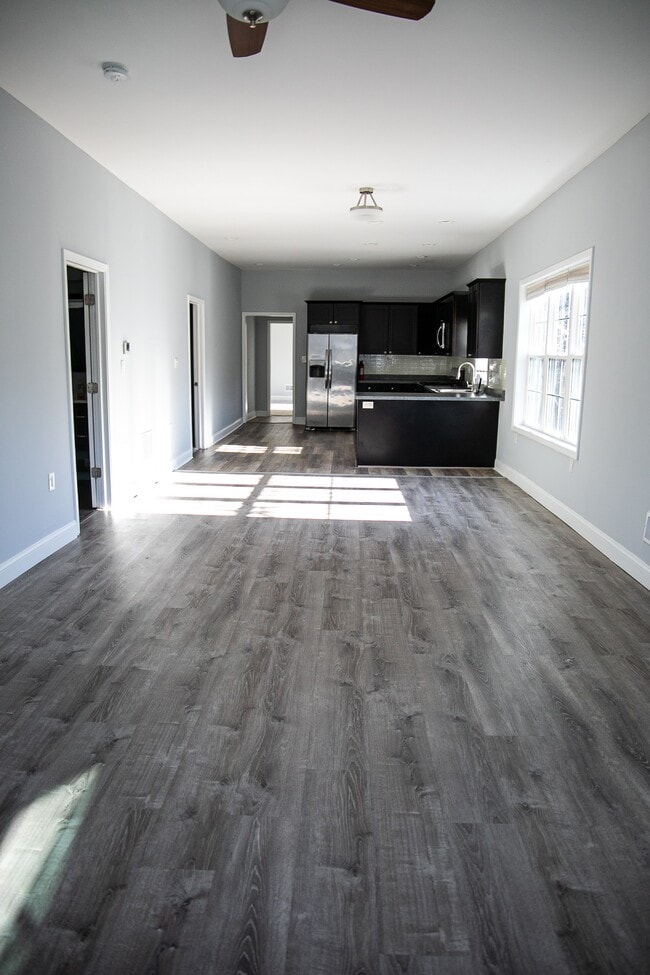 Building Photo - 508 6th Ave