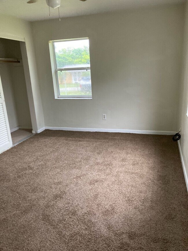 Foto del edificio - 2 Bed 2 Bath Home | Carport | Fenced Yard ...