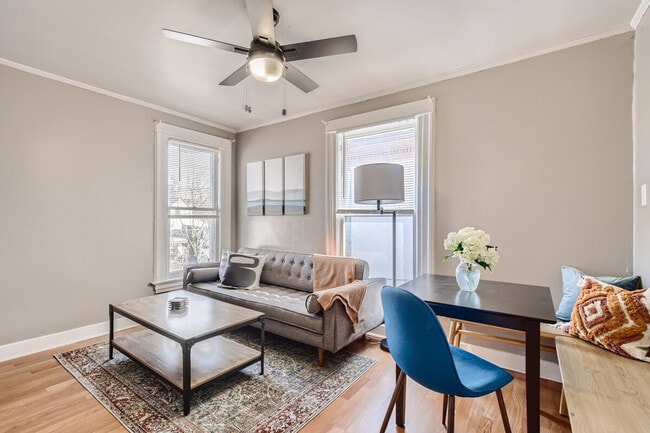 Foto del edificio - 1244 York St