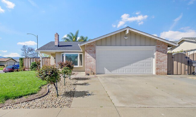 Foto del edificio - Completely Remodeled 3 bedroom 2 bathroom ...