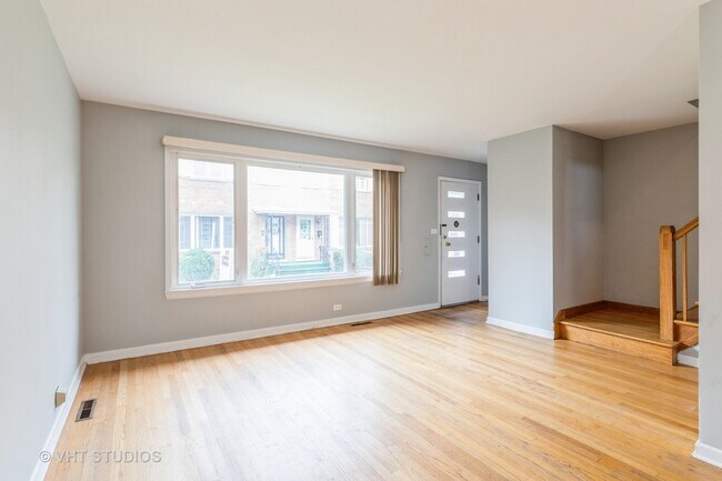 Foto del edificio - 706 N Western Ave