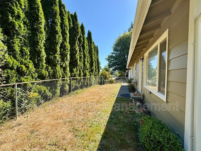 Building Photo - 711 Grandview Ave