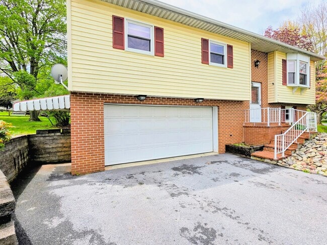 Foto del edificio - 909 Hannah Dr