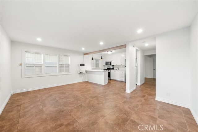 Building Photo - 274 Cliff Dr