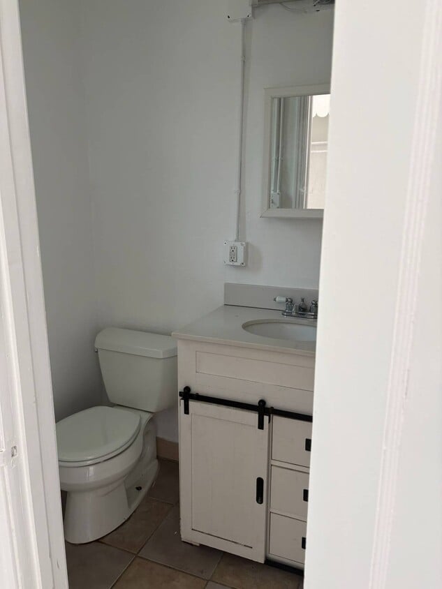 Foto del edificio - 12420 N Florida Ave