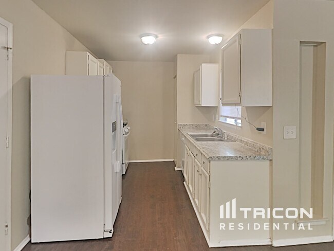 Building Photo - 111 Meadow Lark Converse TX