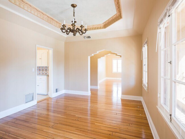 Building Photo - 223 S Gale Dr