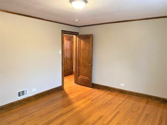 Building Photo - 1811 Clarence Ave