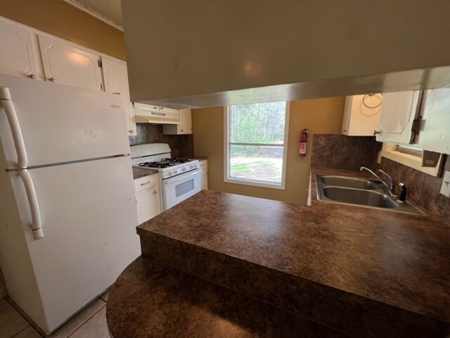 Building Photo - 502 Marie Ave