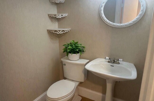 Building Photo - 3950 Cocoplum Cir