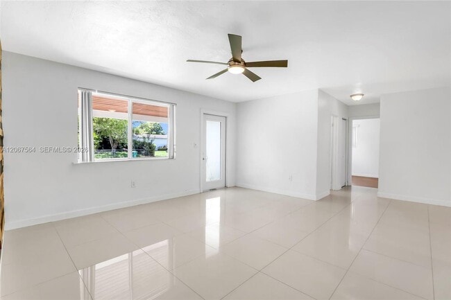 Building Photo - 9841 Dominican Dr