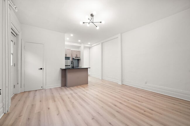 Building Photo - 3475 Rue Stanley