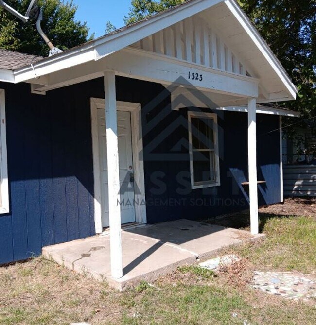 Foto del edificio - 1323 S Blackwelder Ave