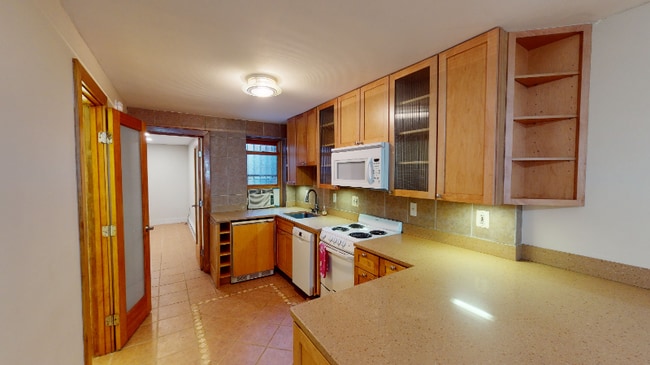 Building Photo - 608 Acker Pl NE