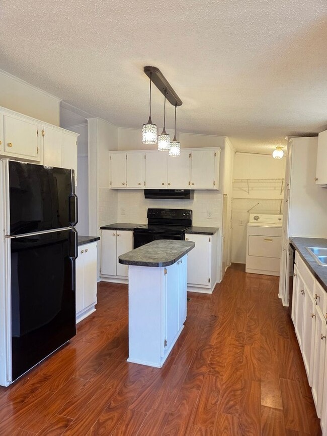 Foto del edificio - 3 bedroom mobile home in Iron Station