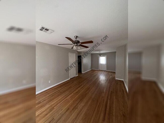 Foto del edificio - 2105 Maple Dr