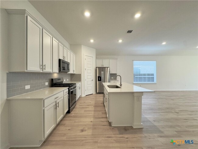 Foto del edificio - 2109 Gabriels Horn Rd