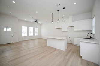 Building Photo - 8203 Sparta St