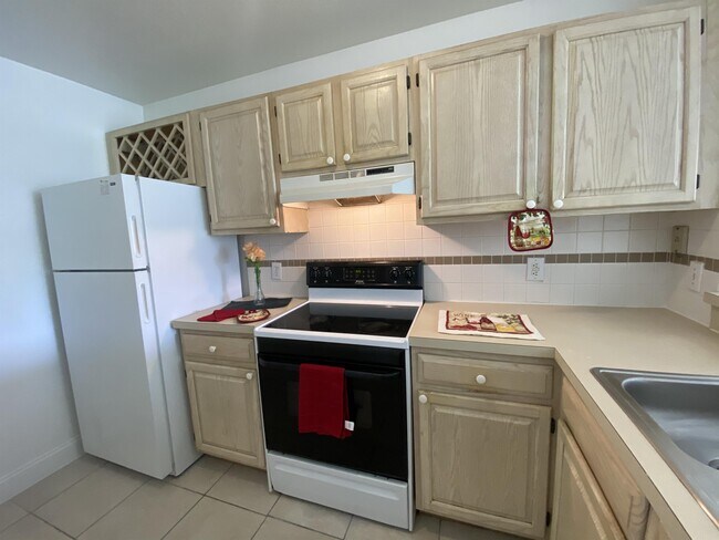 Building Photo - 1725 Palm Cove Blvd