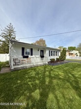 Building Photo - 878 Salem Dr