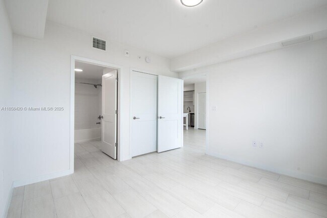 Foto del edificio - 3645 NW 36th St